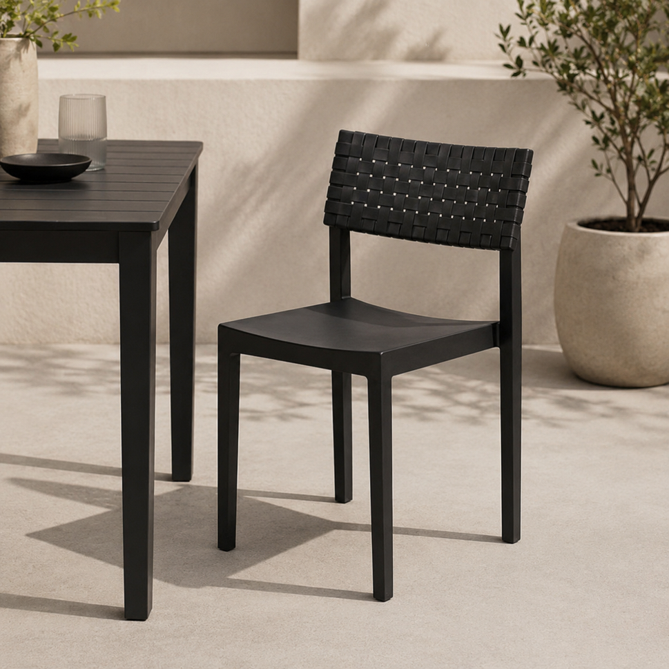 Set of 4 Modern Outdoor Dining Chairs – Durable Plastic Weave Design