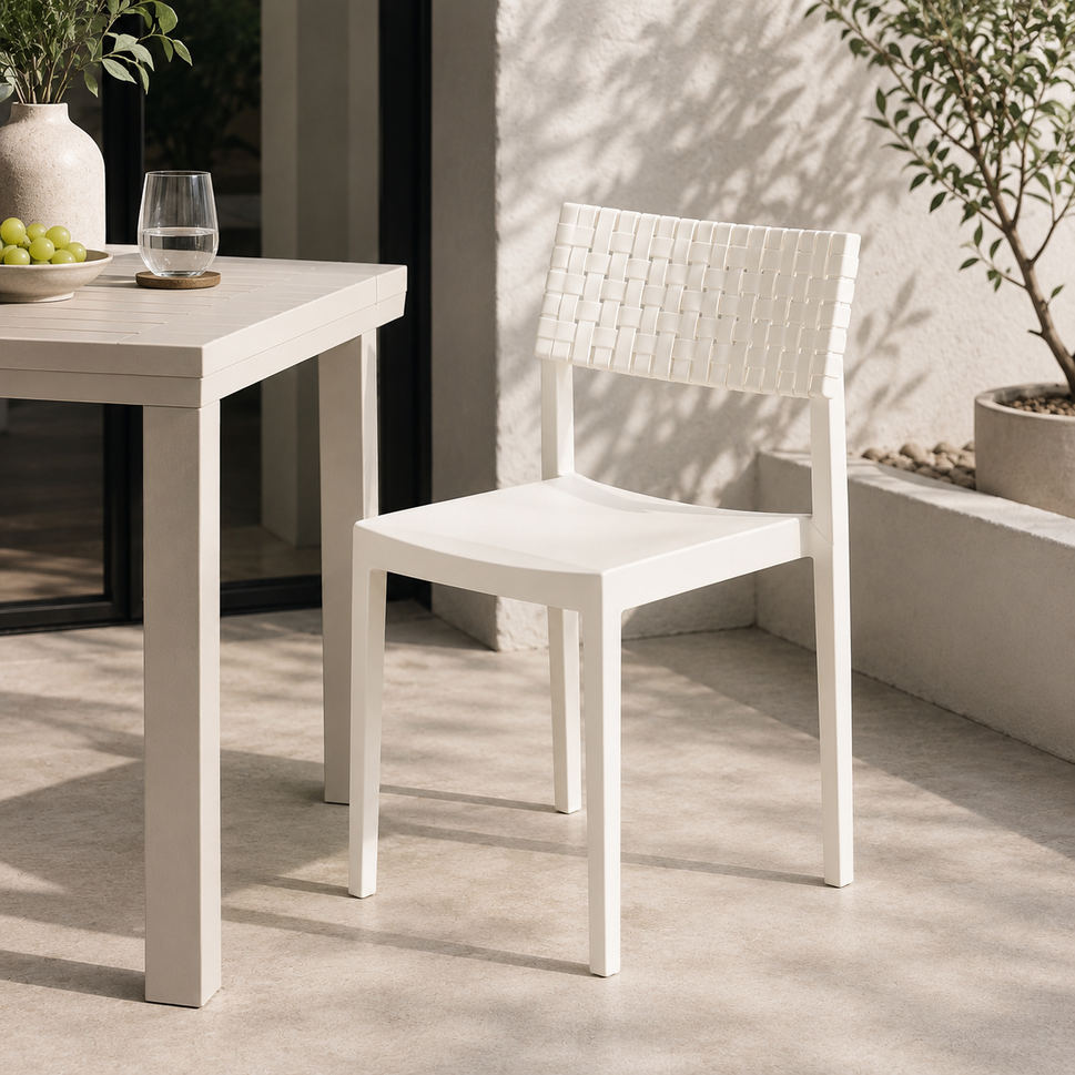 Set of 4 Modern Outdoor Dining Chairs – Durable Plastic Weave Design