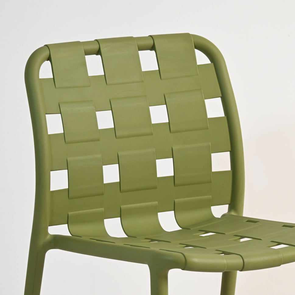 Set of 4 Contemporary Open-Weave Dining Chairs – Stackable Indoor & Outdoor Chair Set