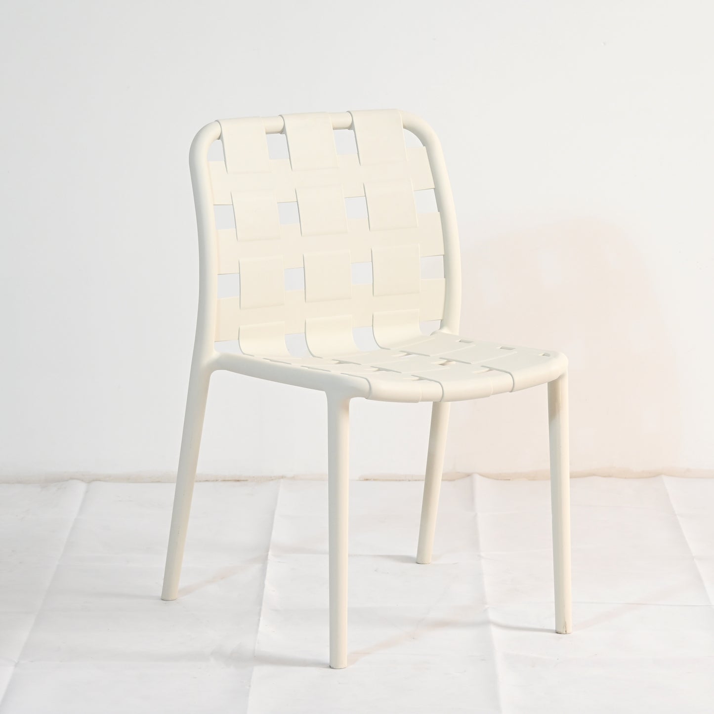 Set of 4 Contemporary Open-Weave Dining Chairs – Stackable Indoor & Outdoor Chair Set
