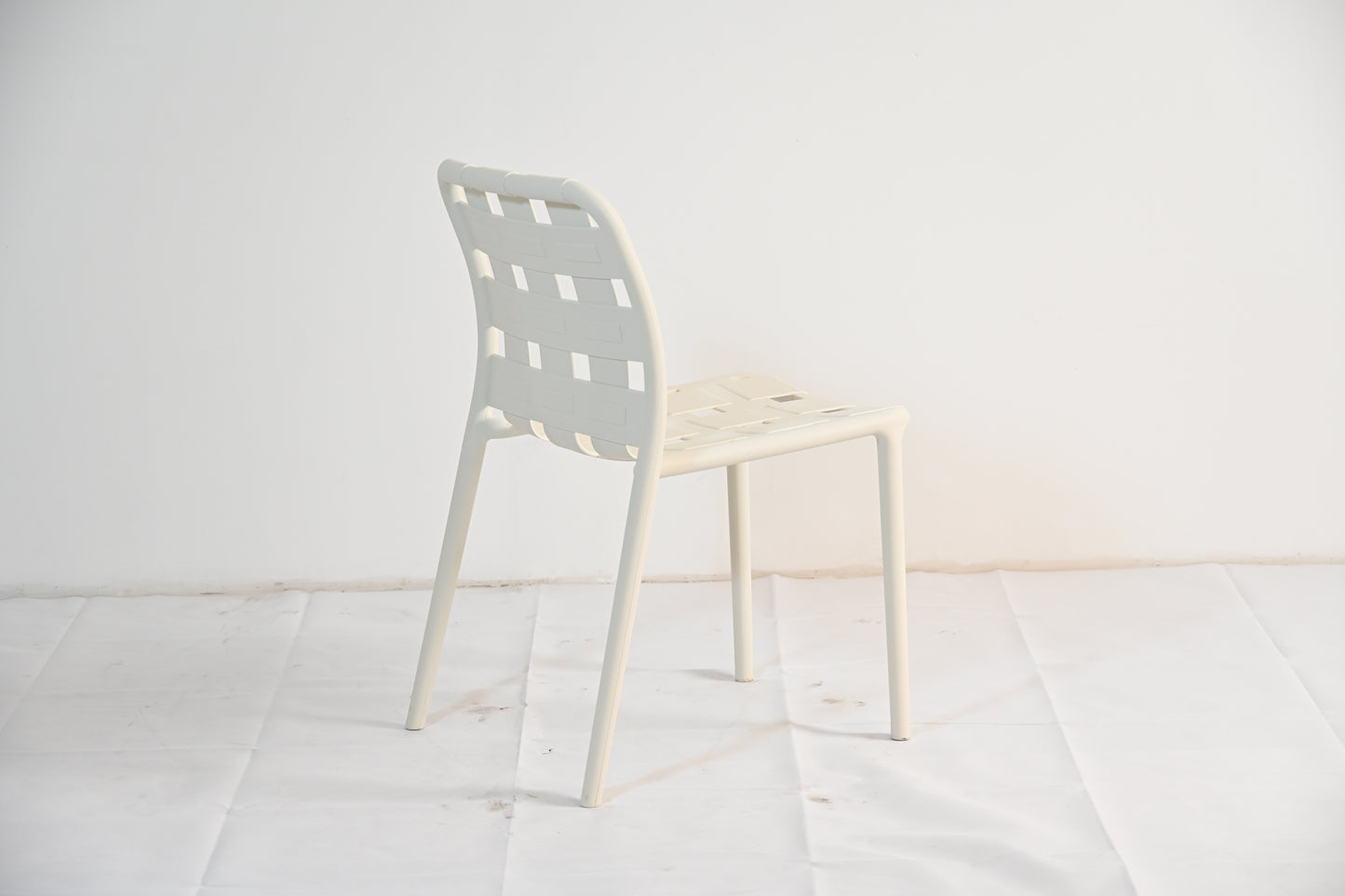 Set of 4 Contemporary Open-Weave Dining Chairs – Stackable Indoor & Outdoor Chair Set